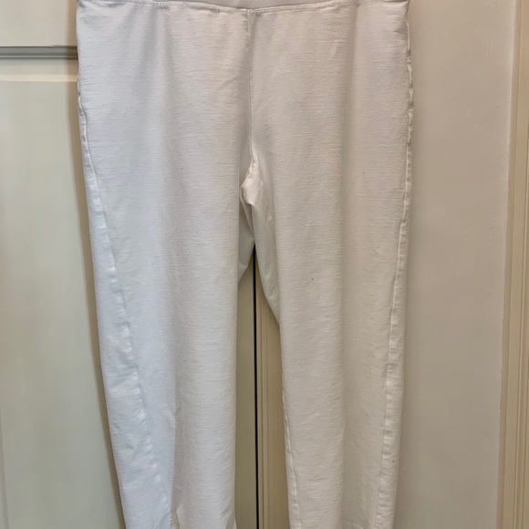 EILEEN FISHER white stretch capris. Size small. - Picture 3 of 6